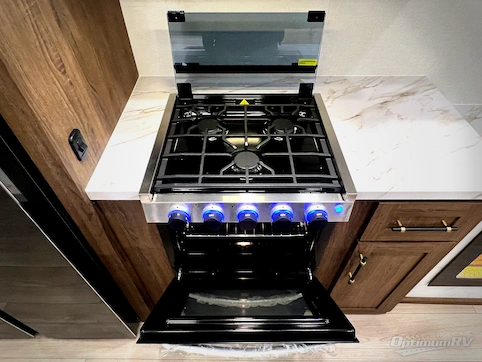 2026 CrossRoads Hampton 37FL RV Photo 3