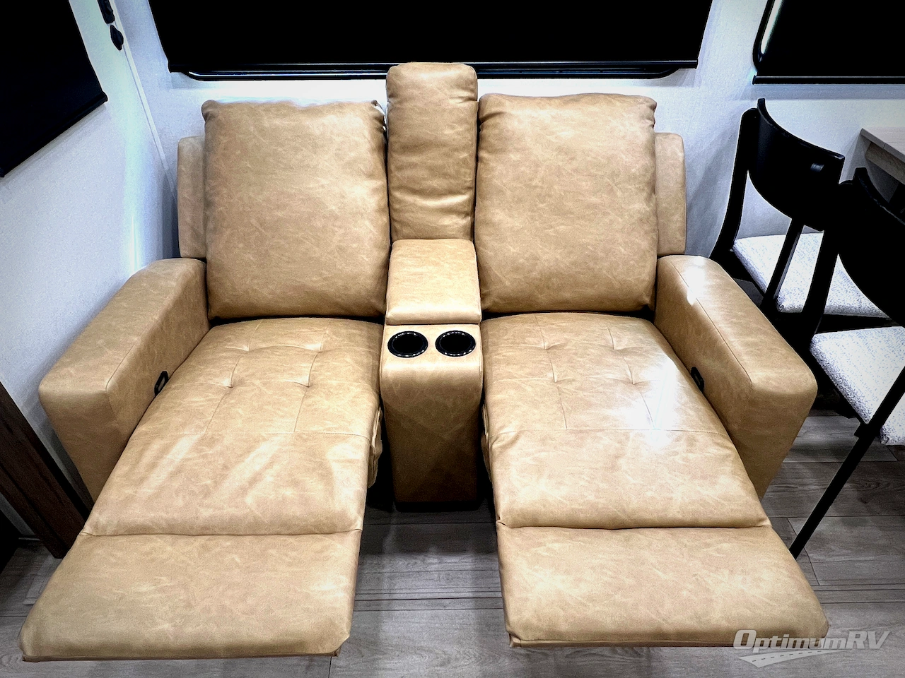 2026 CrossRoads Hampton 37FL Photo 8