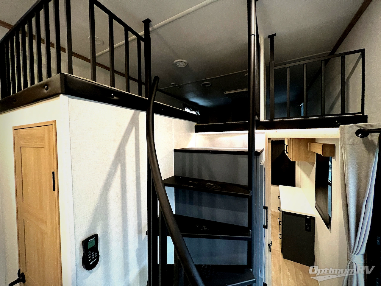 2026 CrossRoads Hampton 410PVL Photo 6