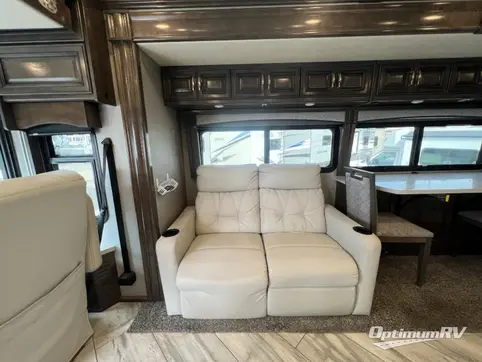 2021 Fleetwood Discovery 36Q RV Photo 2