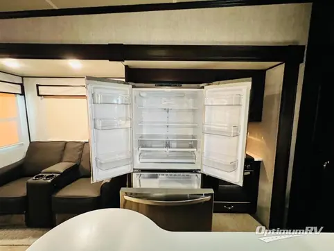 2021 Palomino Columbus Compass 298RLC RV Photo 3