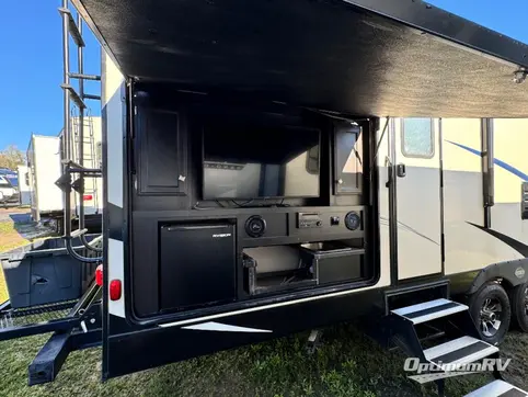 2019 Venture SportTrek 322VBH RV Photo 2