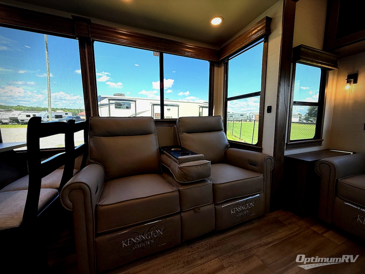 2024 Alliance Paradigm 310RL Photo 6