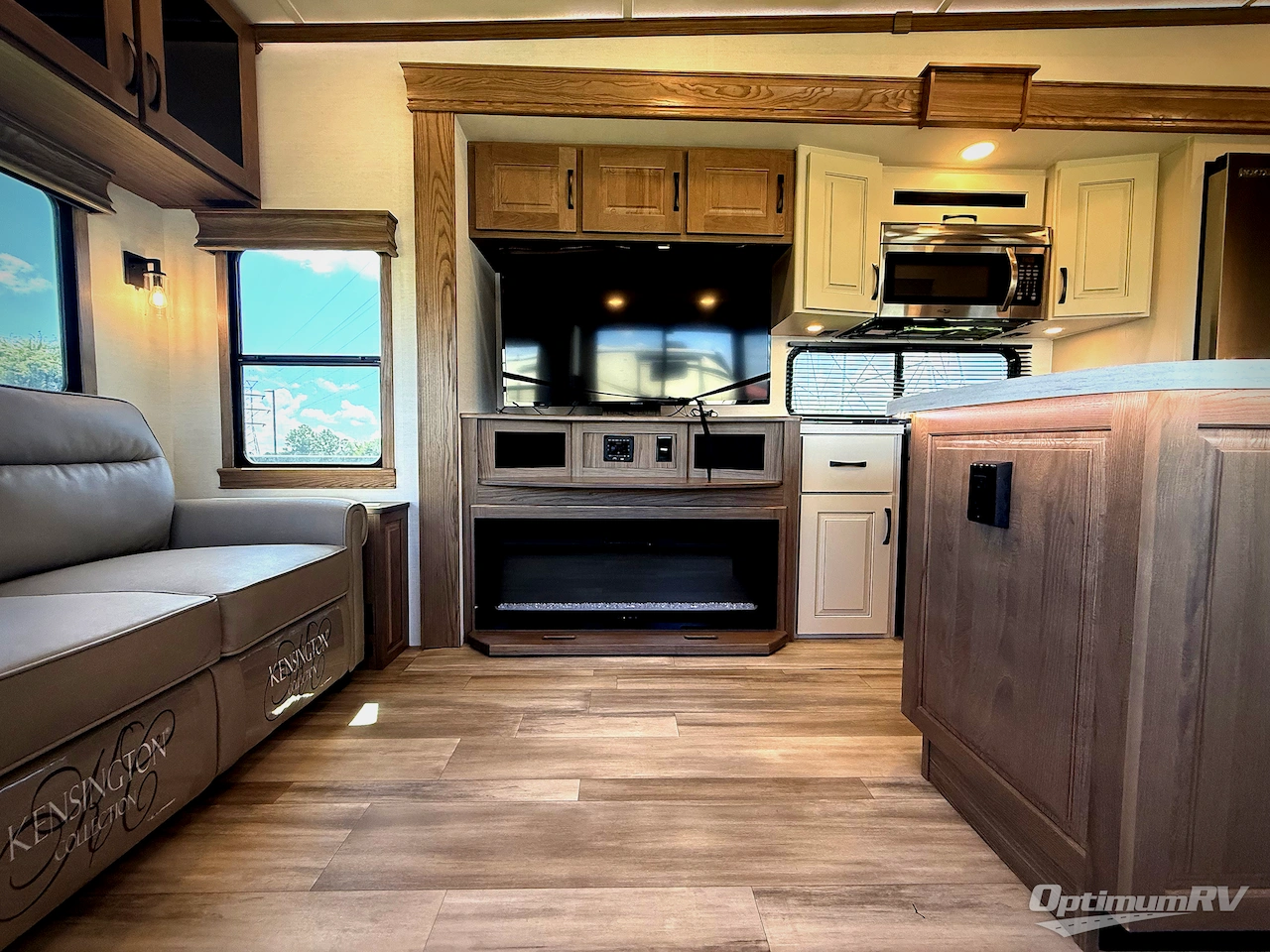 2024 Alliance Paradigm 310RL Photo 8