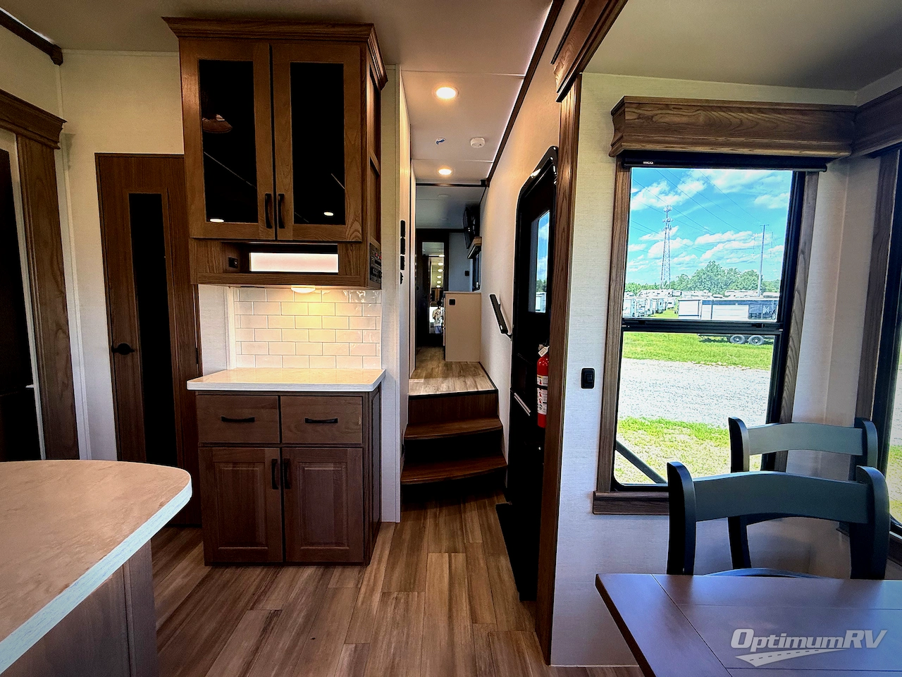 2024 Alliance Paradigm 310RL Photo 12