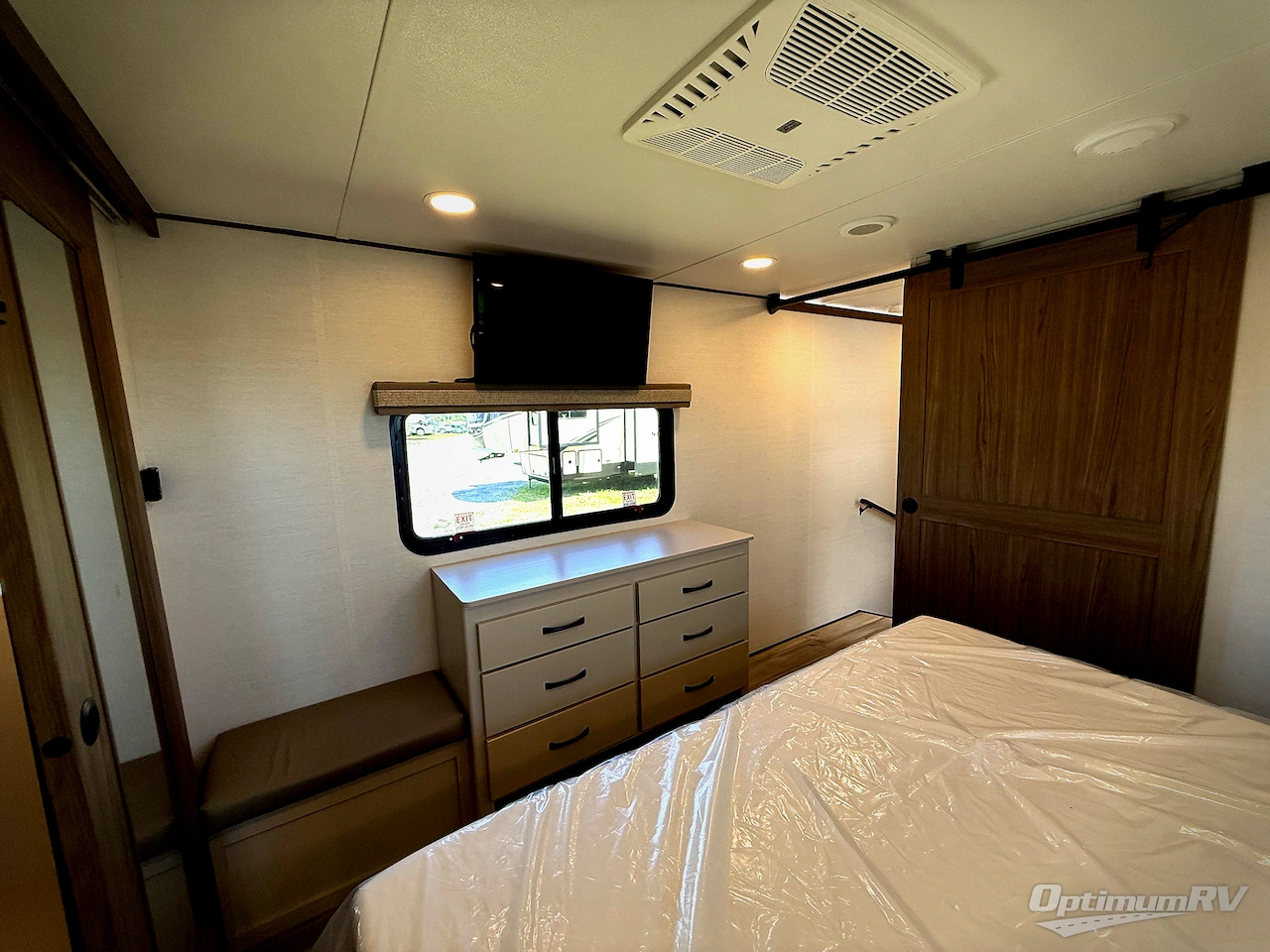 2024 Alliance Paradigm 310RL Photo 17