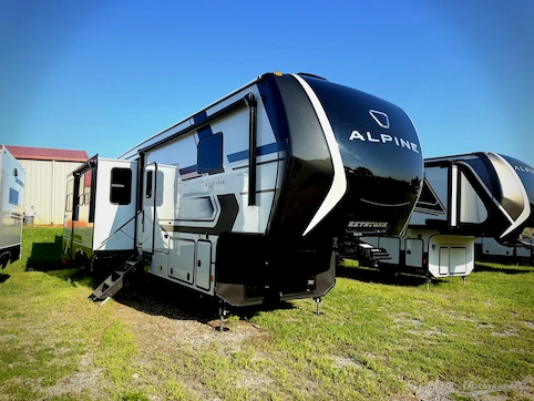 New 2026 Keystone Alpine Avalanche Edition 366LS Featured Photo