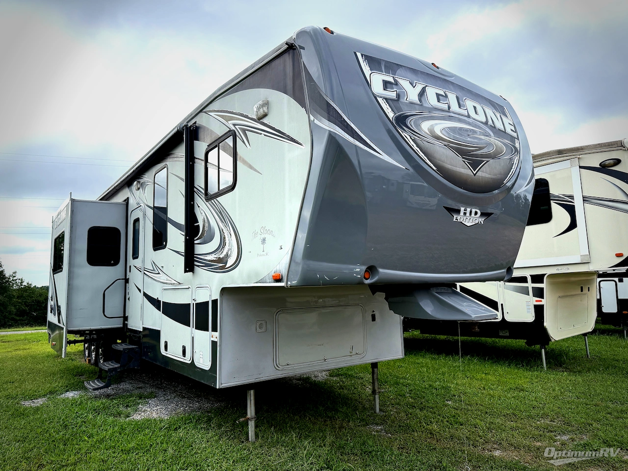 2012 Heartland Cyclone 3950 Photo 1