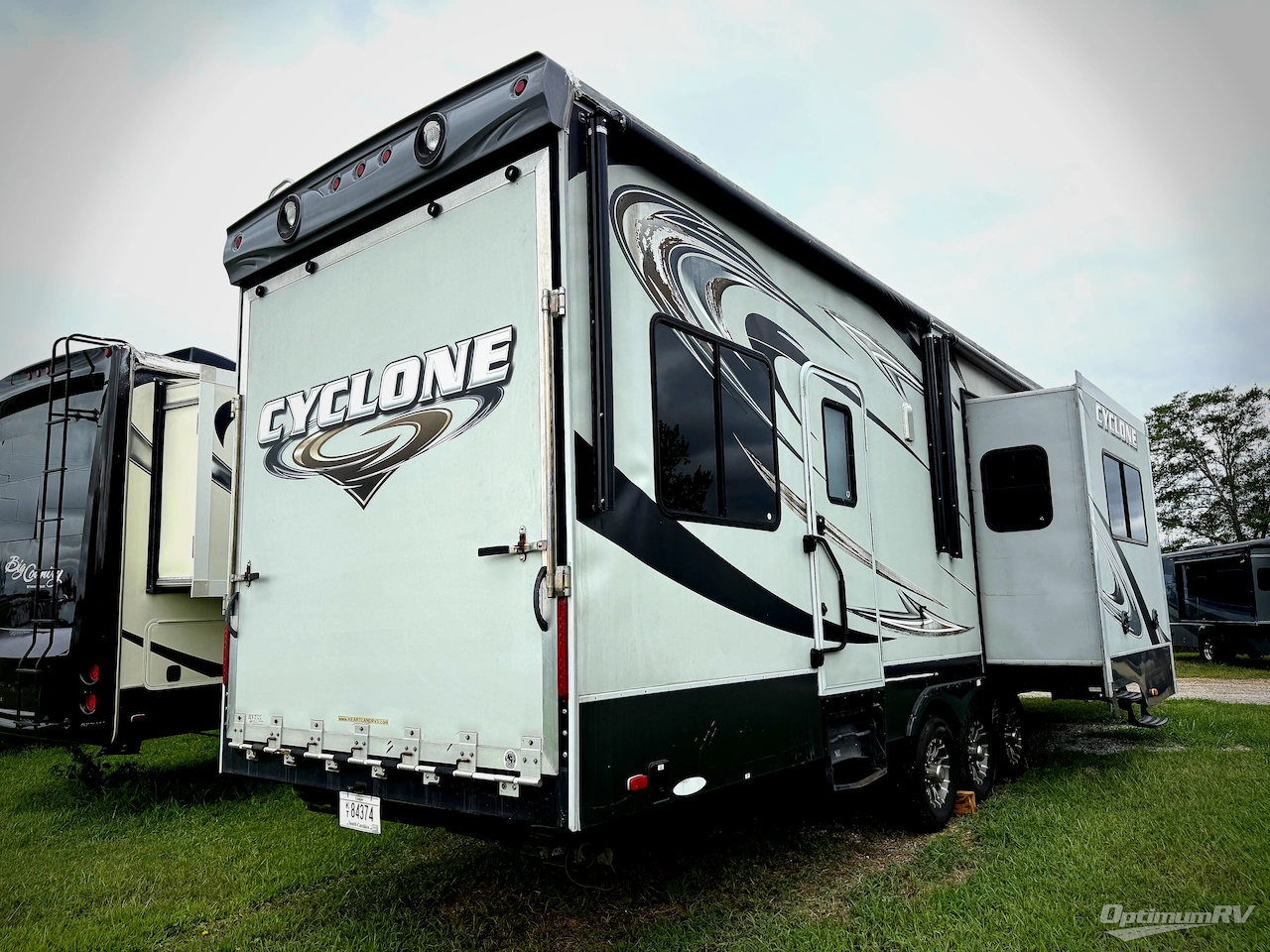 2012 Heartland Cyclone 3950 Photo 2