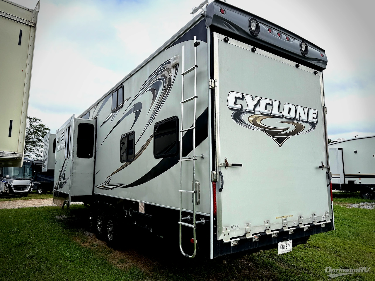 2012 Heartland Cyclone 3950 Photo 3