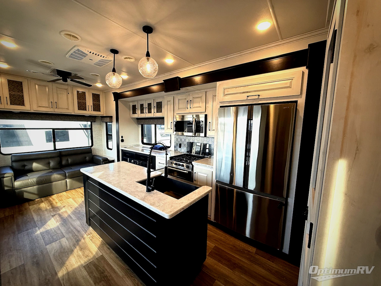 2024 Heartland Bighorn 3215RL Photo 4