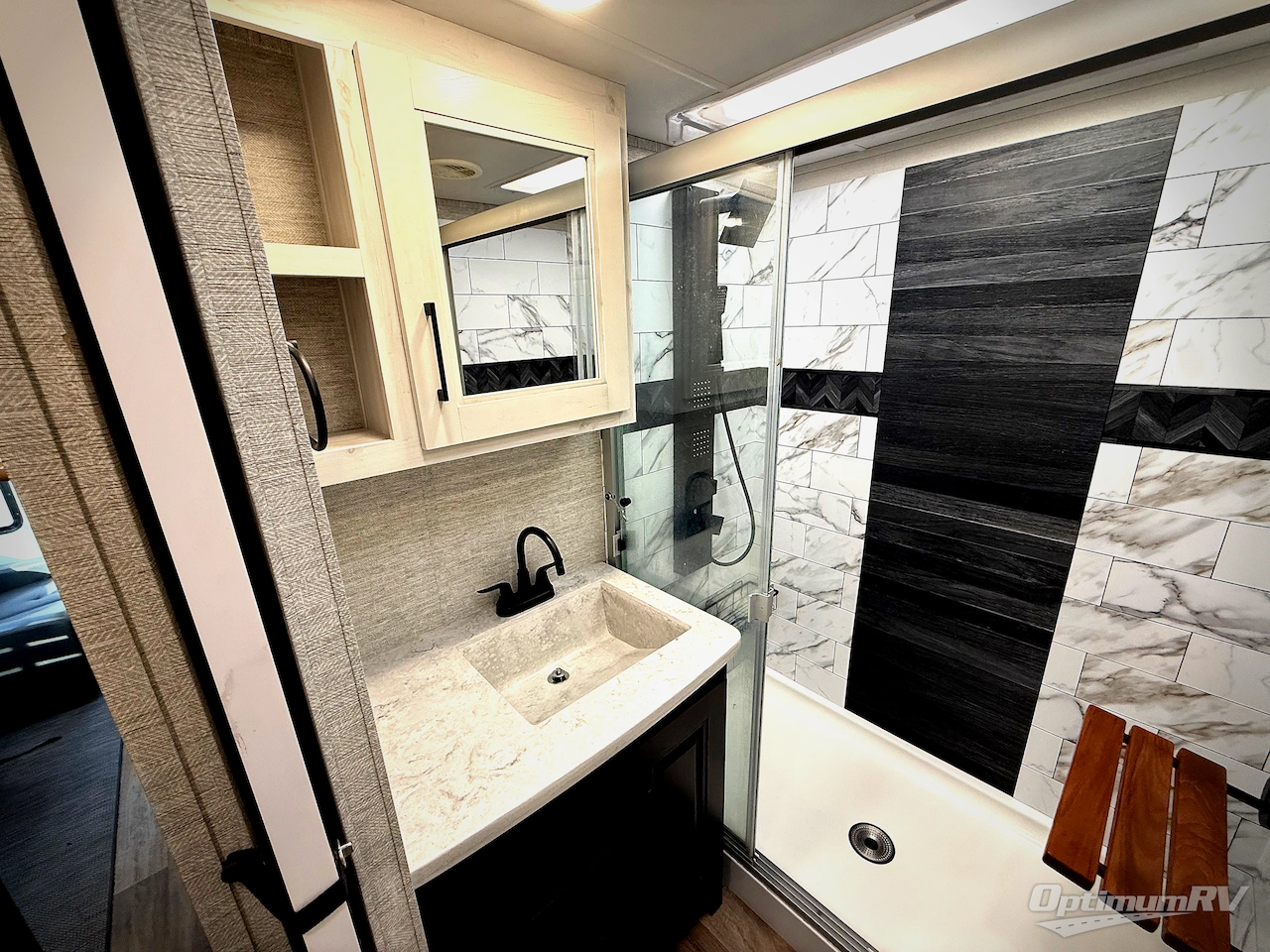 2024 Heartland Bighorn 3215RL Photo 23