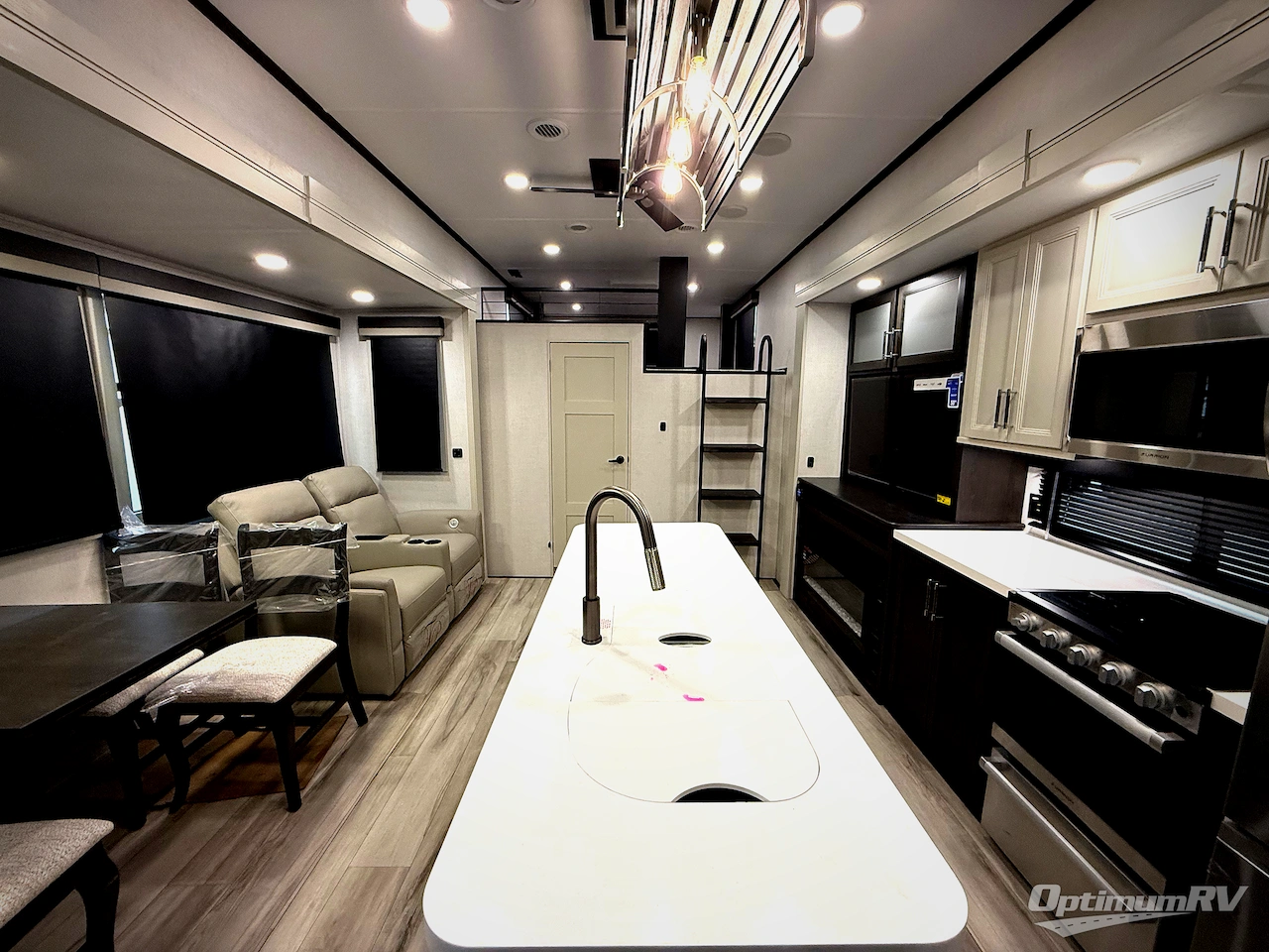 2026 Keystone Alpine Avalanche Edition 390DS Photo 2