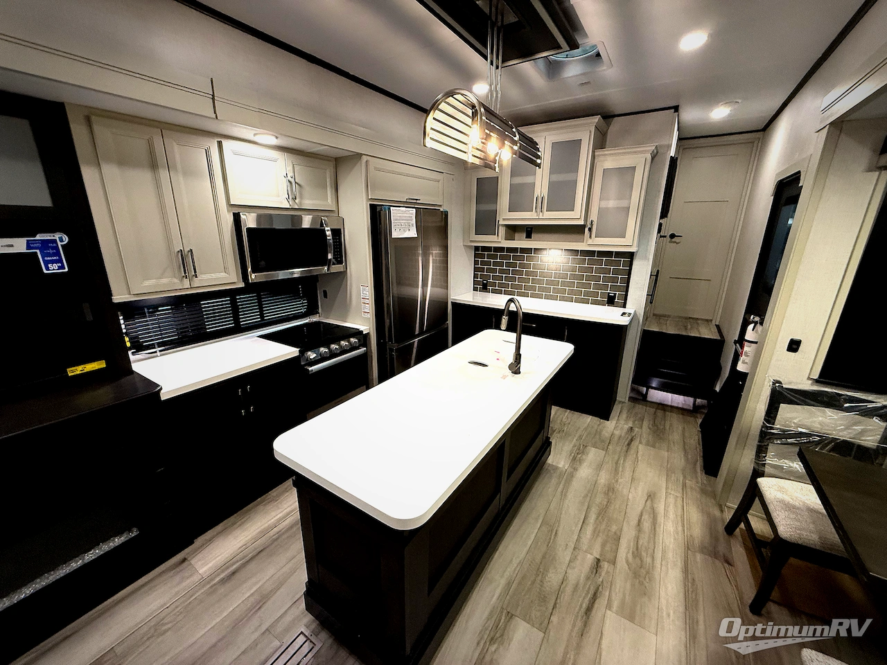 2026 Keystone Alpine Avalanche Edition 390DS Photo 8