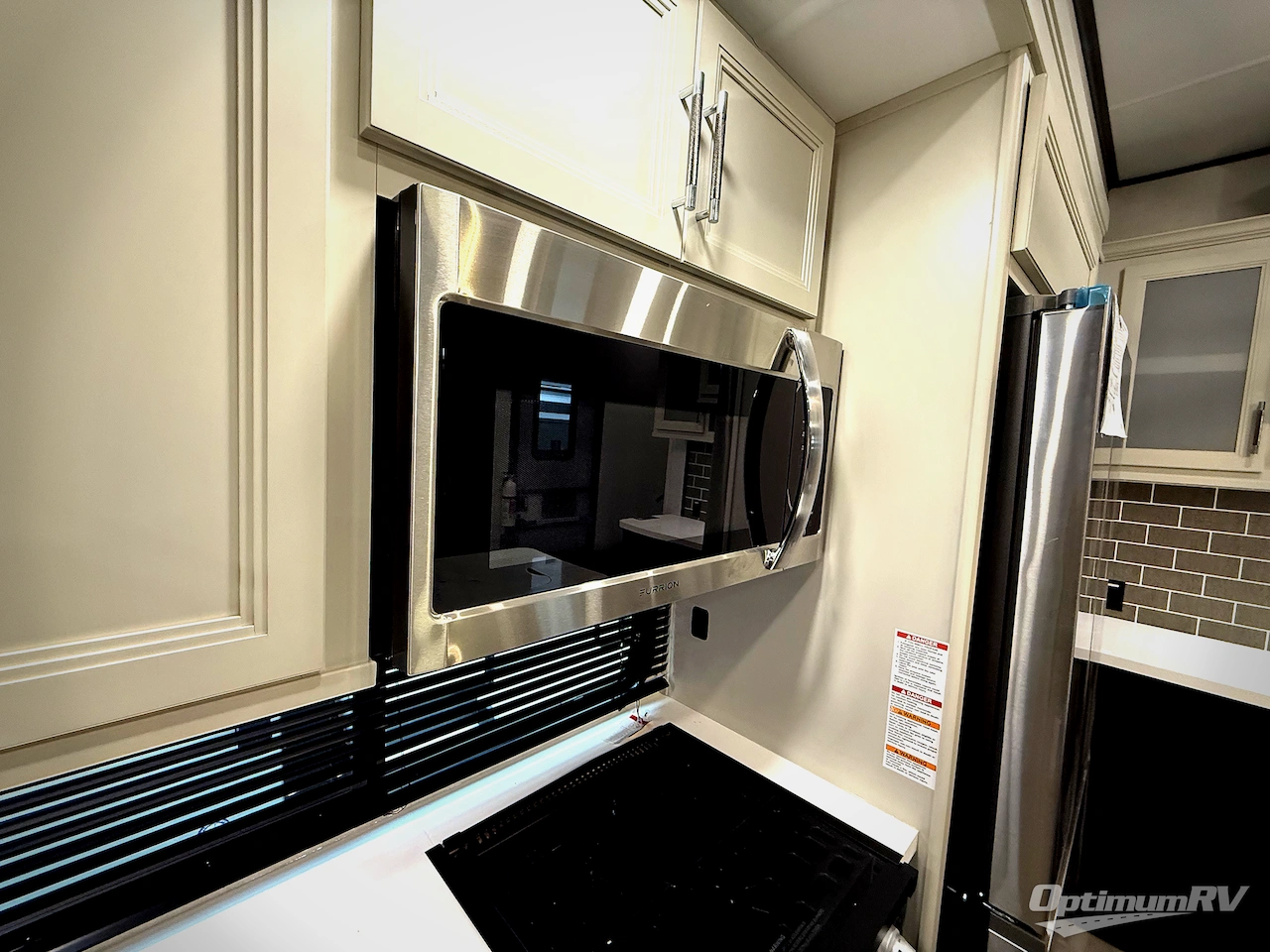 2026 Keystone Alpine Avalanche Edition 390DS Photo 10