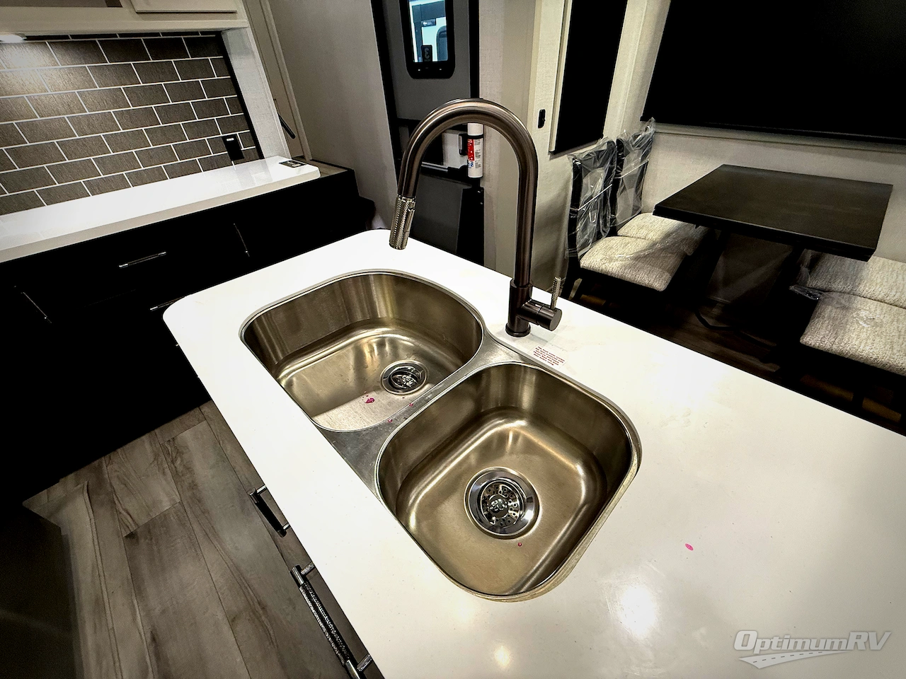 2026 Keystone Alpine Avalanche Edition 390DS Photo 11