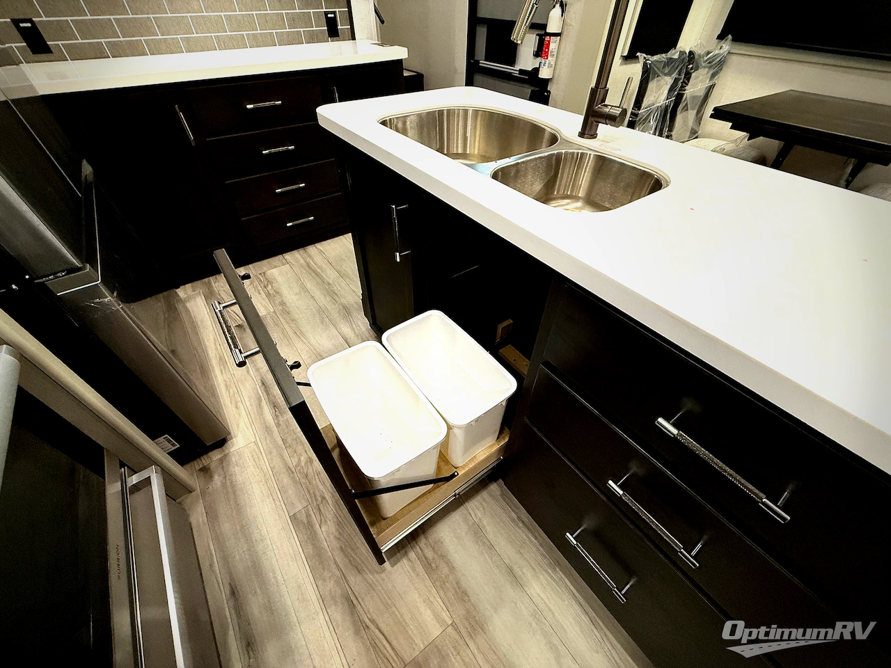 2026 Keystone Alpine Avalanche Edition 390DS Photo 13