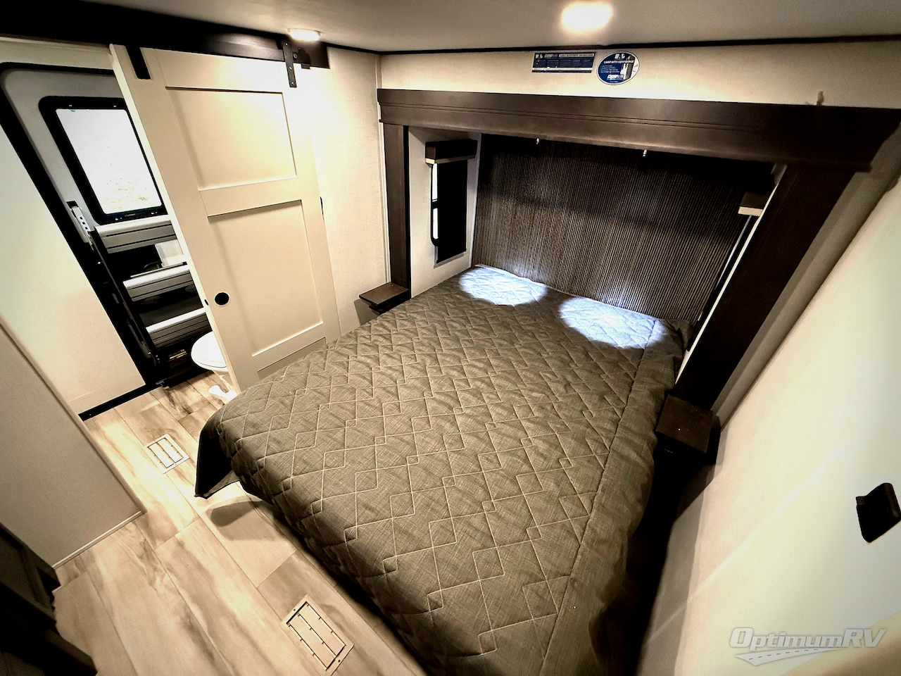 2026 Keystone Alpine Avalanche Edition 390DS Photo 16