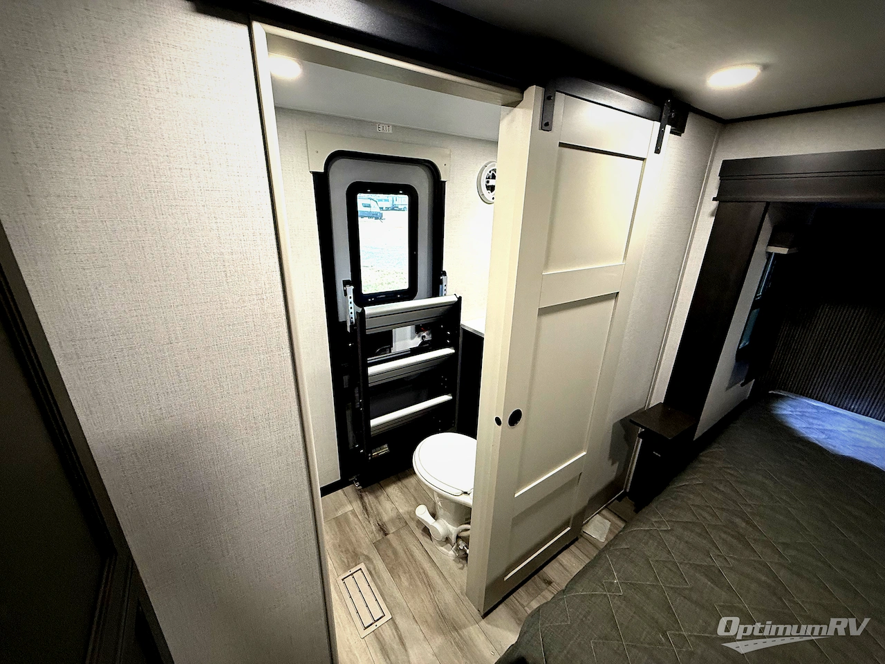 2026 Keystone Alpine Avalanche Edition 390DS Photo 18