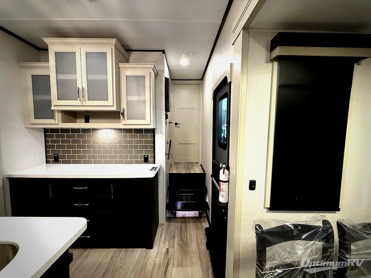 2026 Keystone Alpine Avalanche Edition 390DS Photo 21