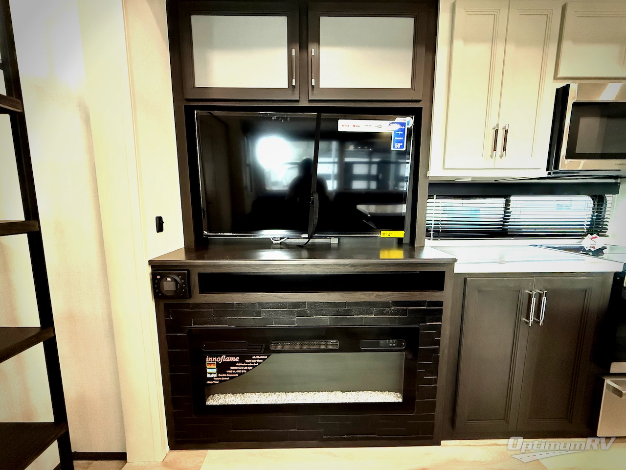 2026 Keystone Alpine Avalanche Edition 390DS Photo 6