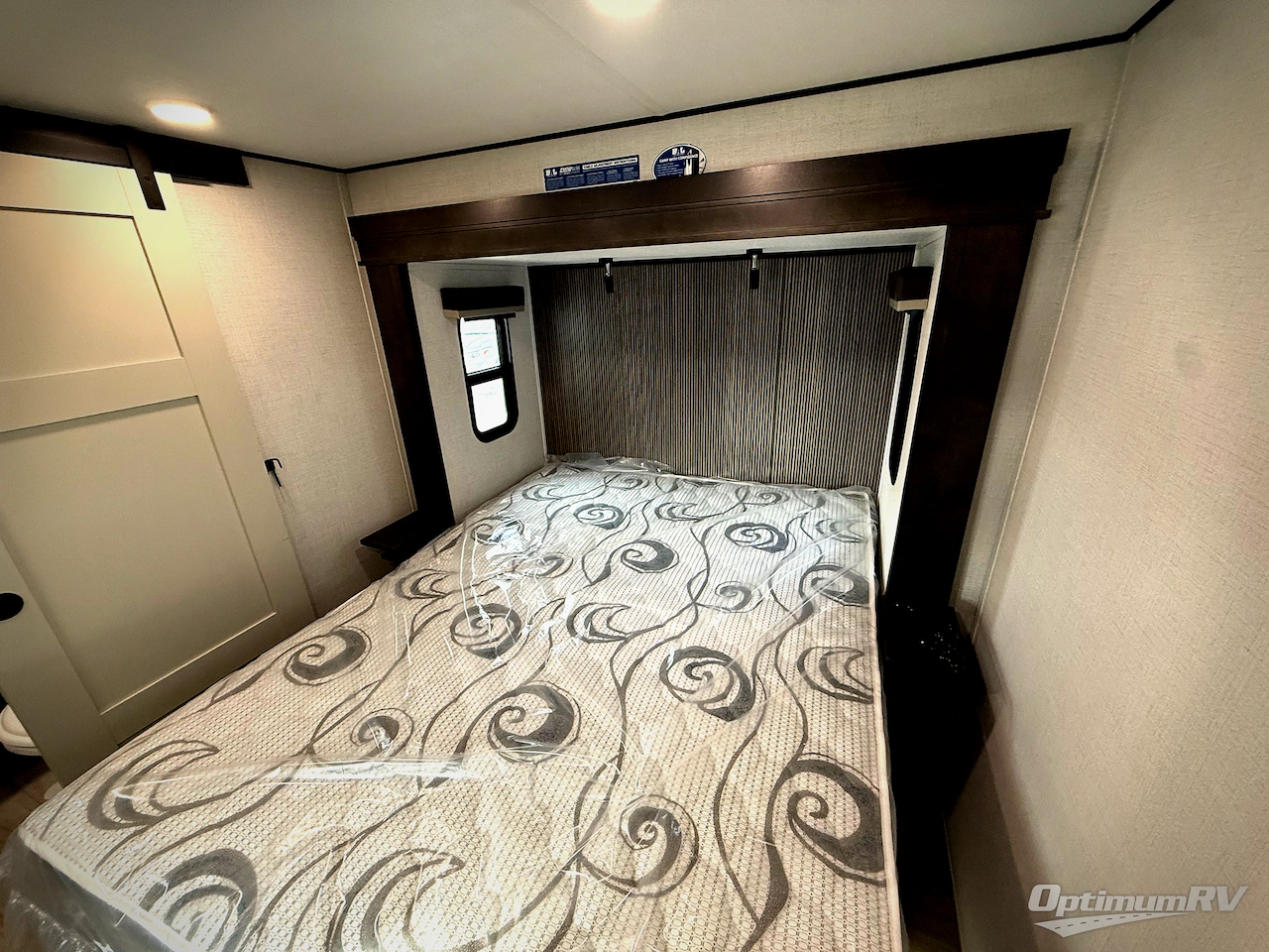 2026 Keystone Alpine Avalanche Edition 390DS Photo 14