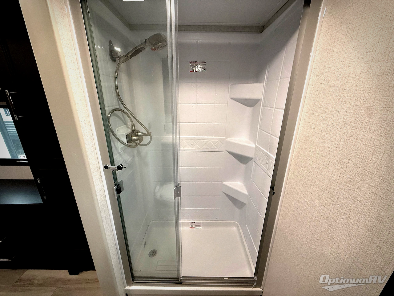 2026 Keystone Alpine Avalanche Edition 390DS Photo 16