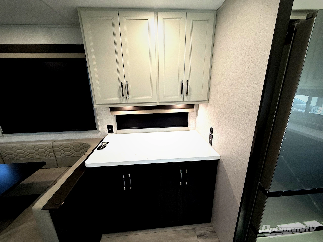 2026 Keystone Alpine Avalanche Edition 379MB Photo 8