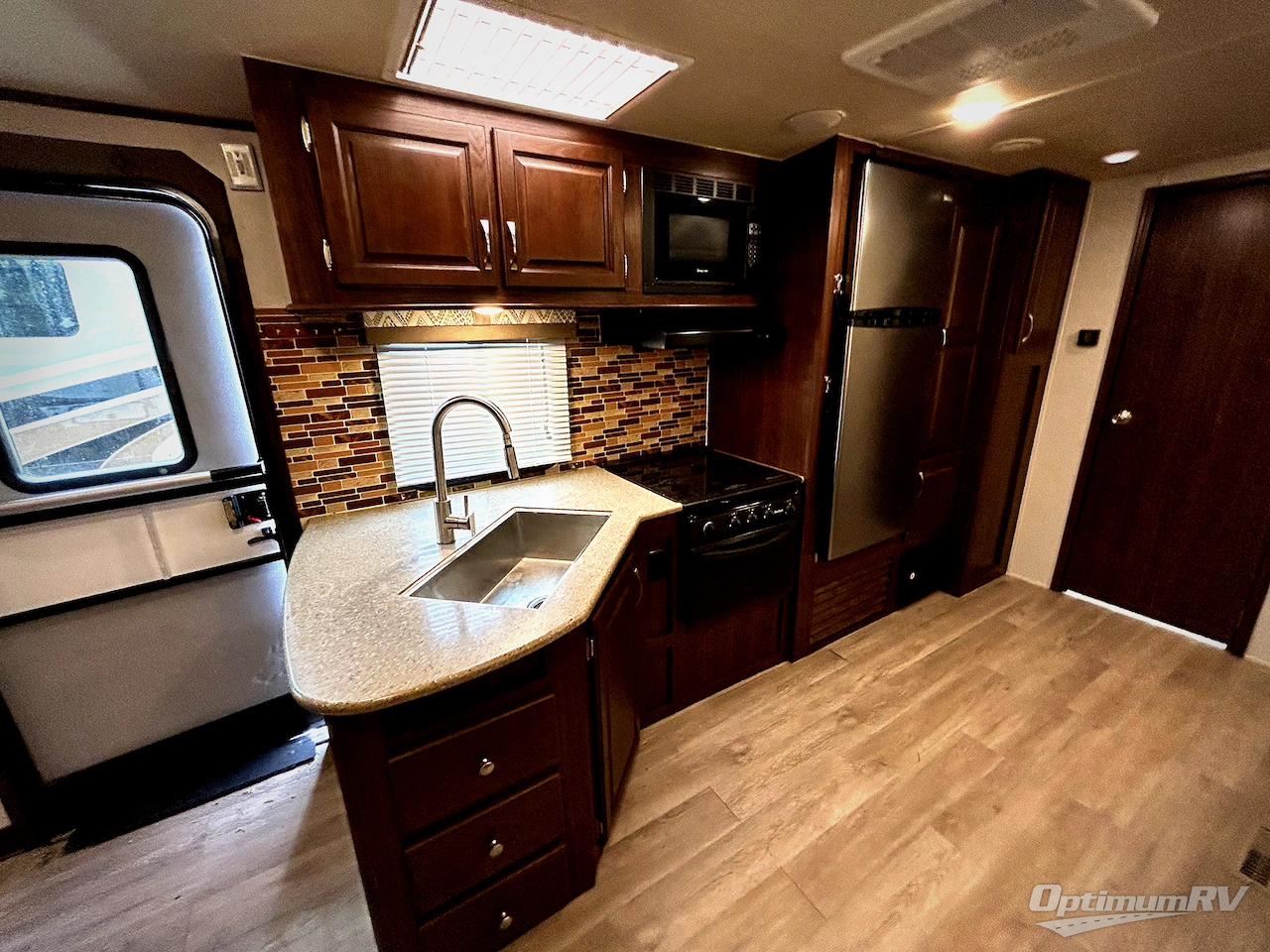 2018 Palomino SolAire Ultra Lite 251RBSS Photo 8