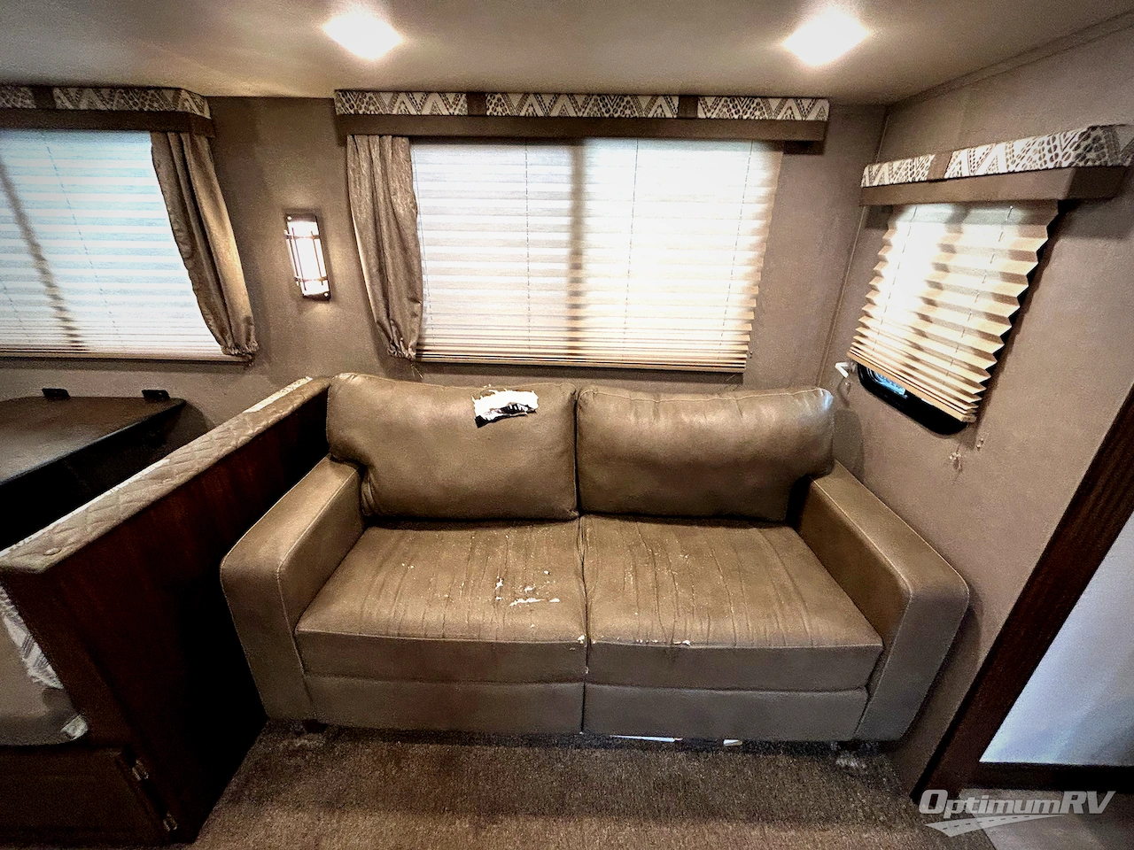 2018 Palomino SolAire Ultra Lite 251RBSS Photo 9