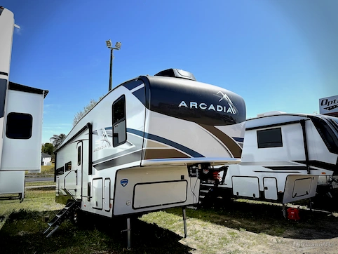 New 2025 Keystone Arcadia Super Lite 260SLCL Featured Photo