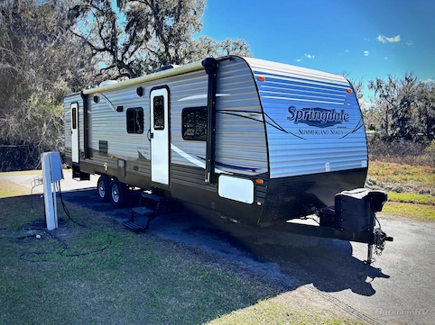 Used 2017 Keystone Summerland 2820BH Featured Photo