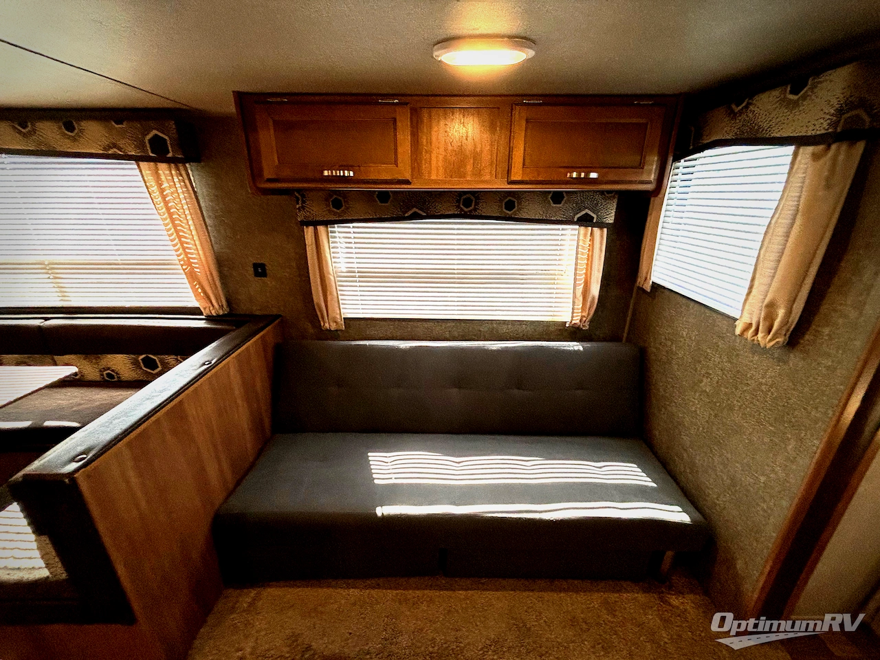 2017 Keystone Summerland 2820BH Photo 9