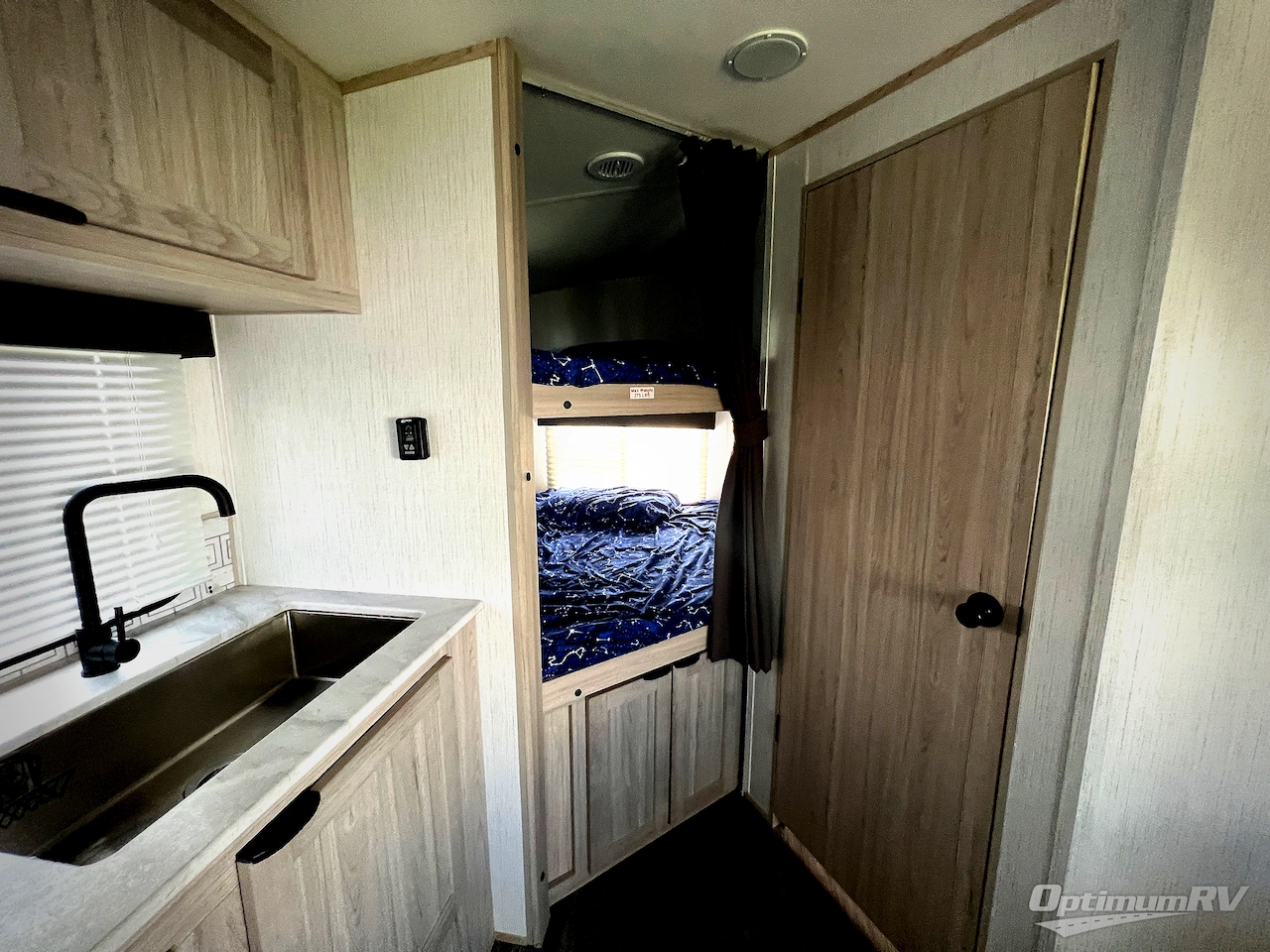 2022 Cruiser Shadow Cruiser 259BHS Photo 13