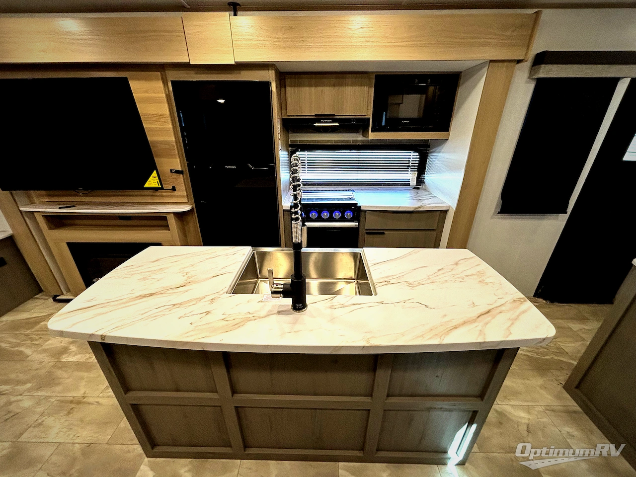 2025 Dutchmen Kodiak Ultimate 3371FLSL Photo 6