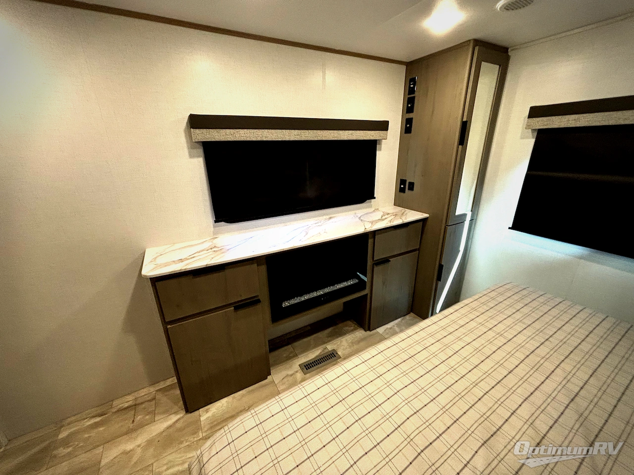 2025 Dutchmen Kodiak Ultimate 3371FLSL Photo 20