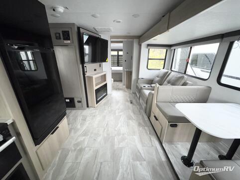2025 Dutchmen Kodiak Ultimate 2900FKSP RV Photo 2