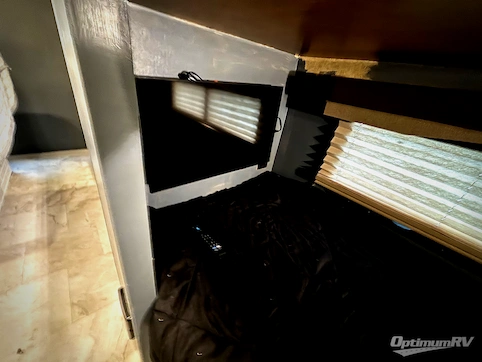 2016 Thor ACE 30.2 RV Photo 4