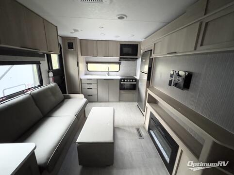 2025 Dutchmen Kodiak Ultra-Lite 241BHSL RV Photo 2