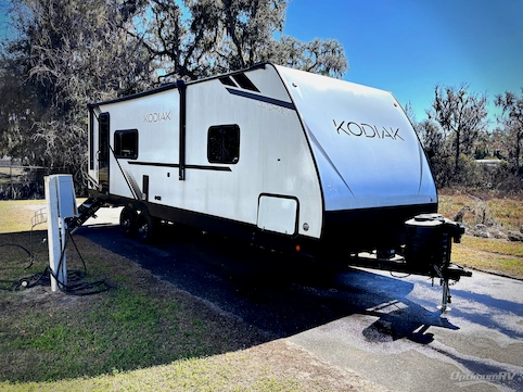 New 2025 Dutchmen Kodiak Ultra-Lite 241BHSL Featured Photo