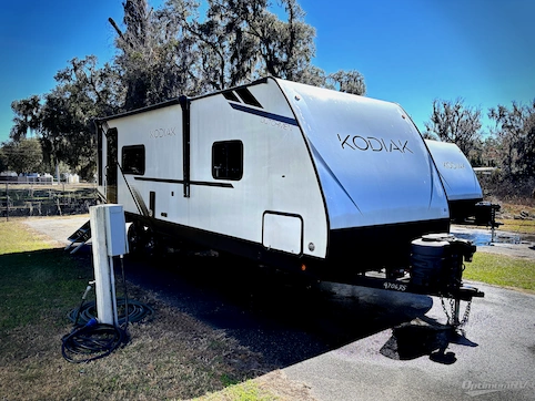 New 2025 Dutchmen Kodiak Ultra-Lite 241BHSL Featured Photo