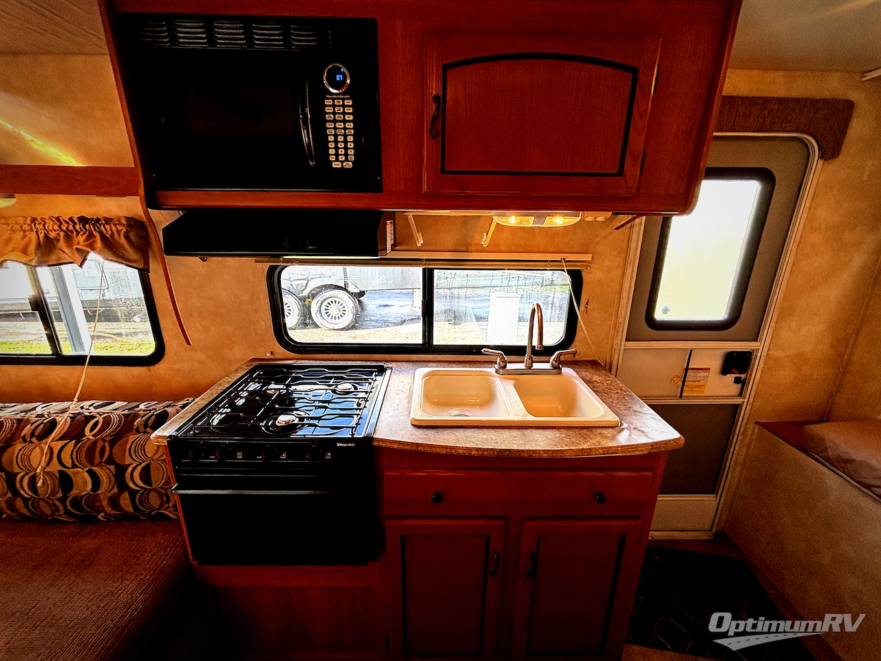 2011 Coachmen Freedom Express LTZ 17SDX Photo 4