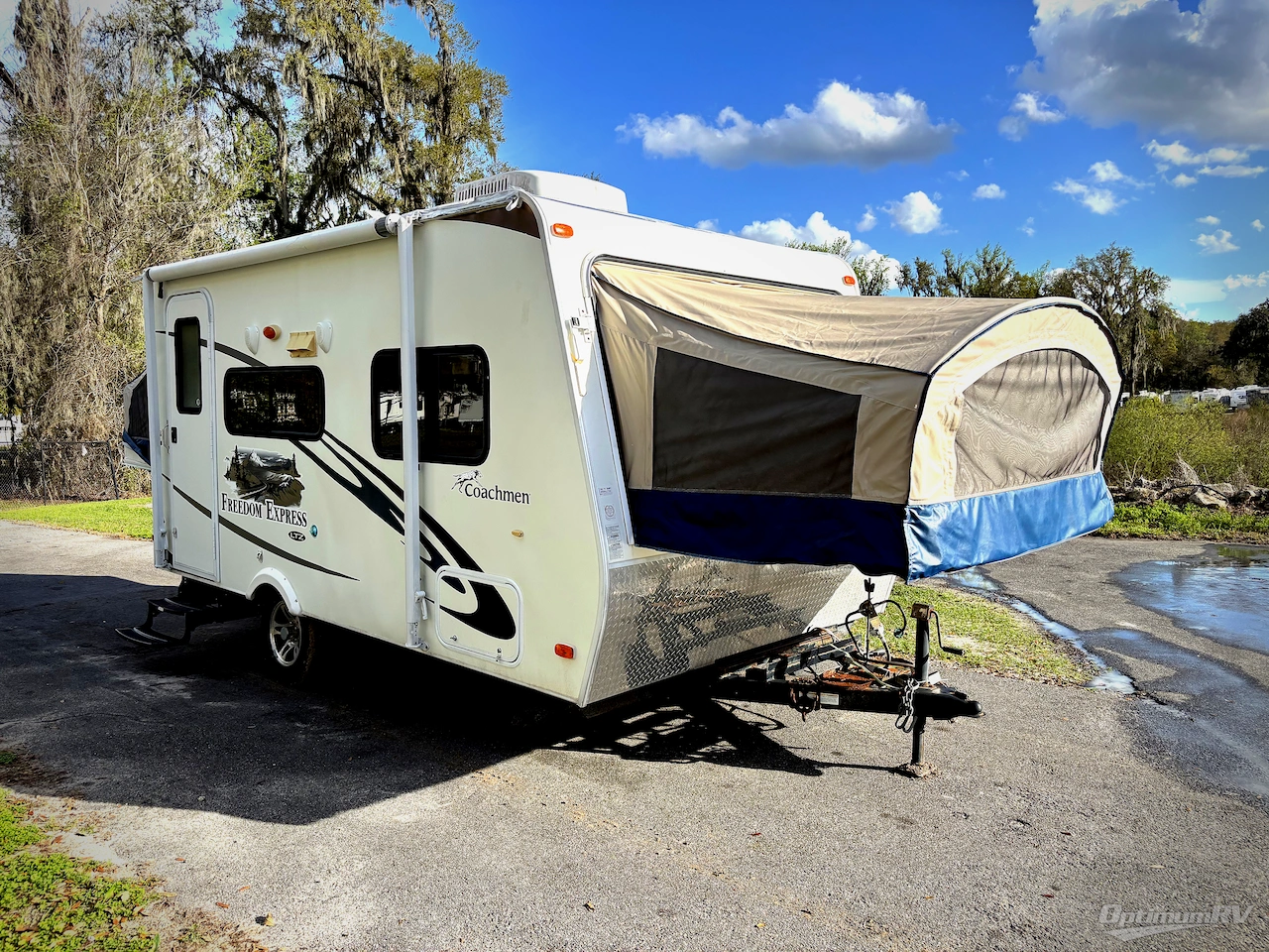 2011 Coachmen Freedom Express LTZ 17SDX Photo 13