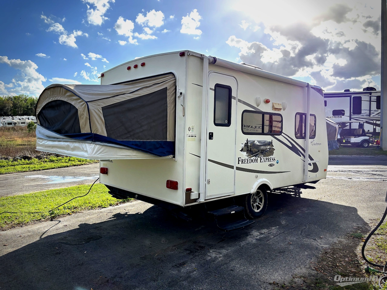 2011 Coachmen Freedom Express LTZ 17SDX Photo 14