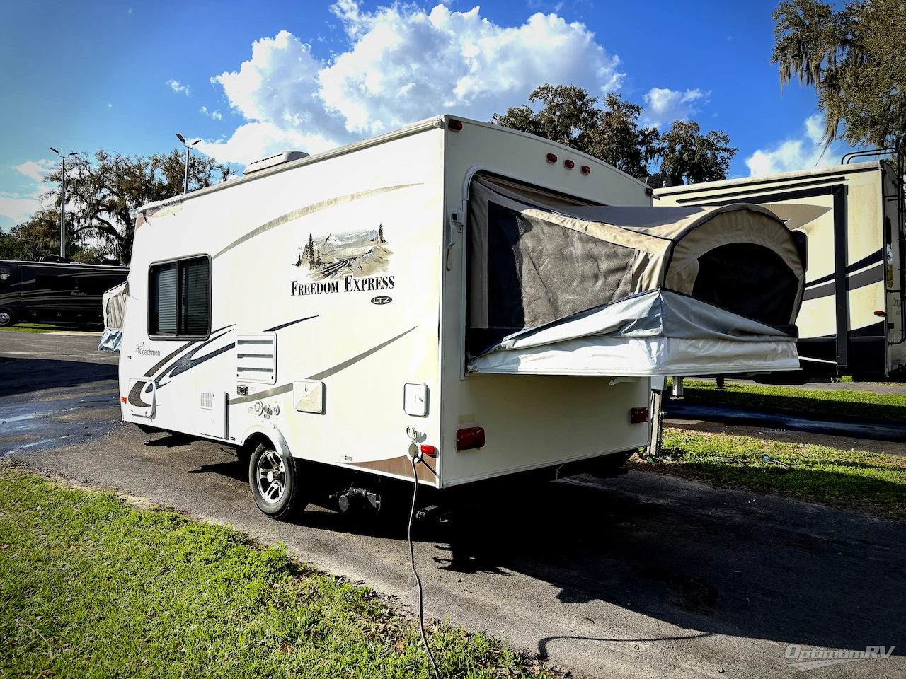 2011 Coachmen Freedom Express LTZ 17SDX Photo 15