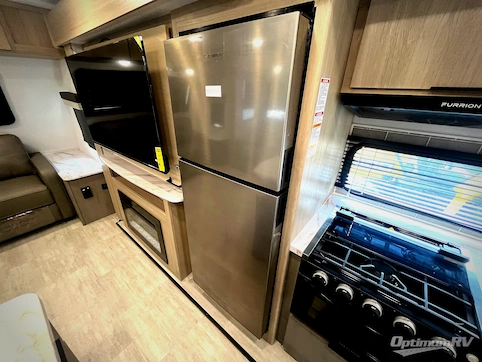 SOLD! - New 2025 Dutchmen Kodiak Ultimate 3371FLSL Travel Trailer