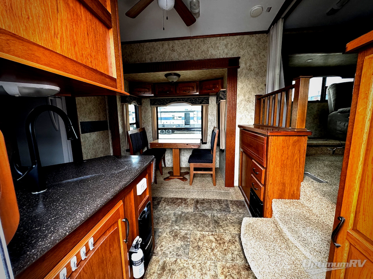 2011 Keystone Montana 3750FL Photo 2
