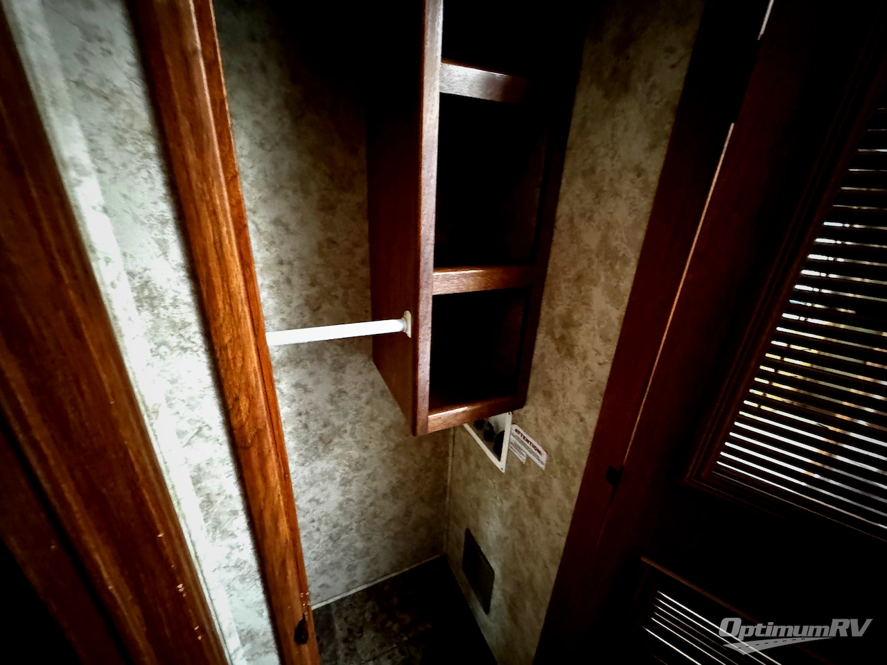 2011 Keystone Montana 3750FL Photo 8
