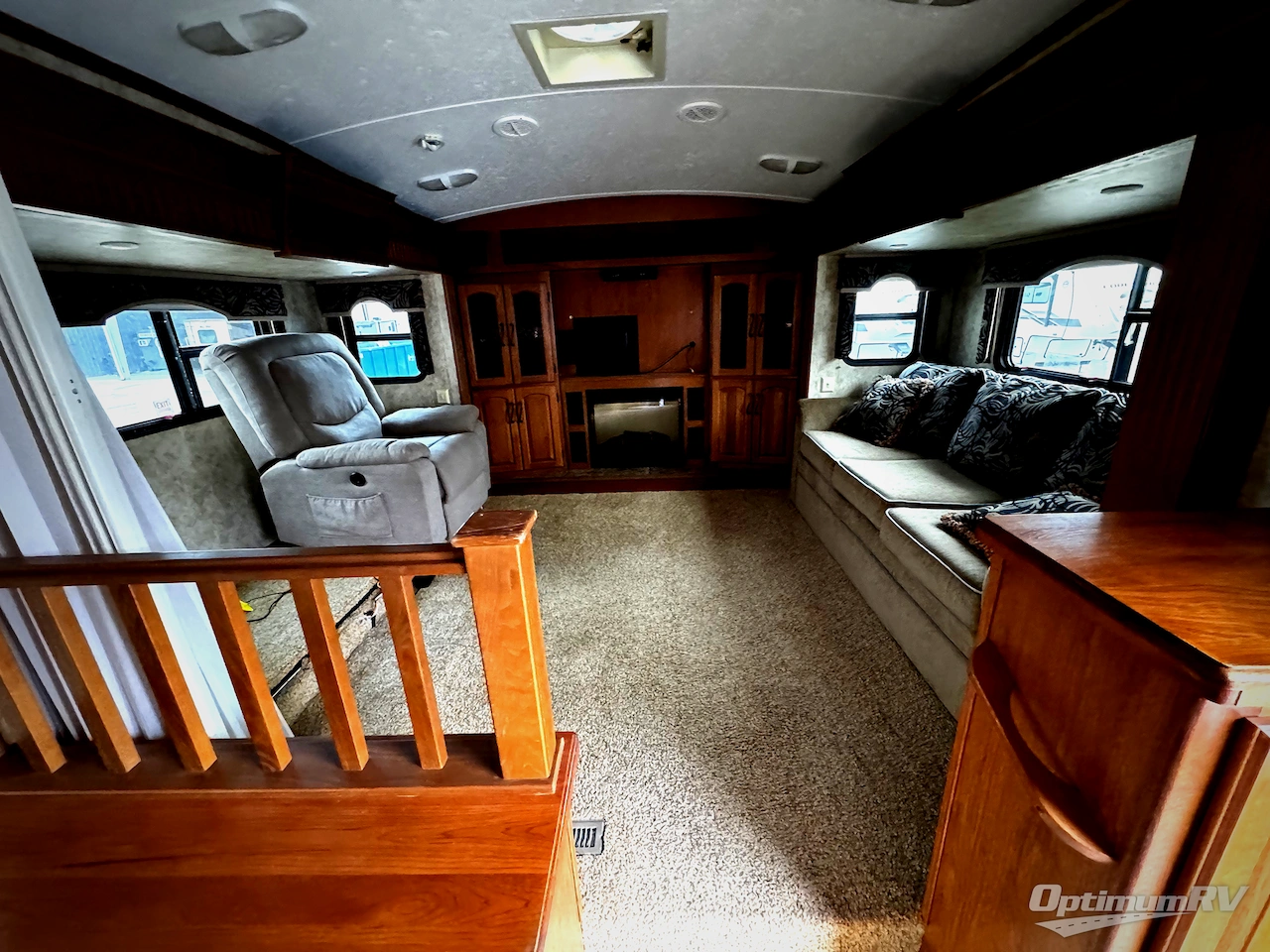 2011 Keystone Montana 3750FL Photo 14