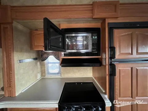 2008 Keystone Montana 3075 RL RV Photo 3